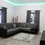 Quinze & With Swimming Pool Chalet