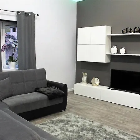 シャレー Quinze & With Swimming Pool ポンタ・デルガダ