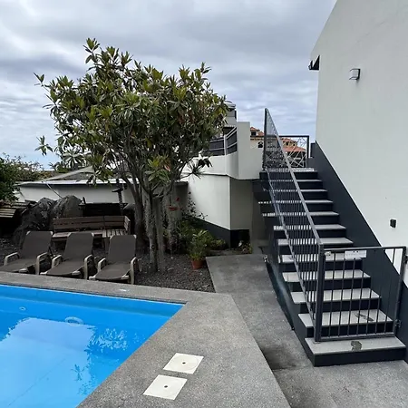 Chalet Quinze & With Swimming Pool *
