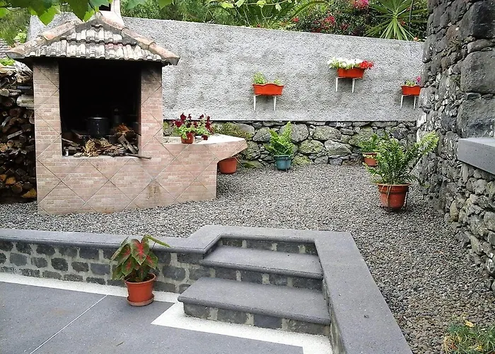 Quinze & With Swimming Pool Chalet *