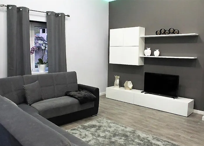 Chalet Quinze & With Swimming Pool Ponta Delgada (Madeira)