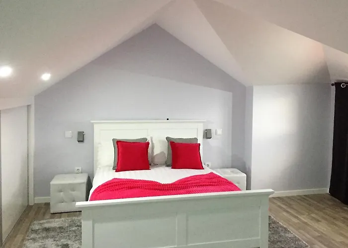 Quinze & With Swimming Pool Chalet