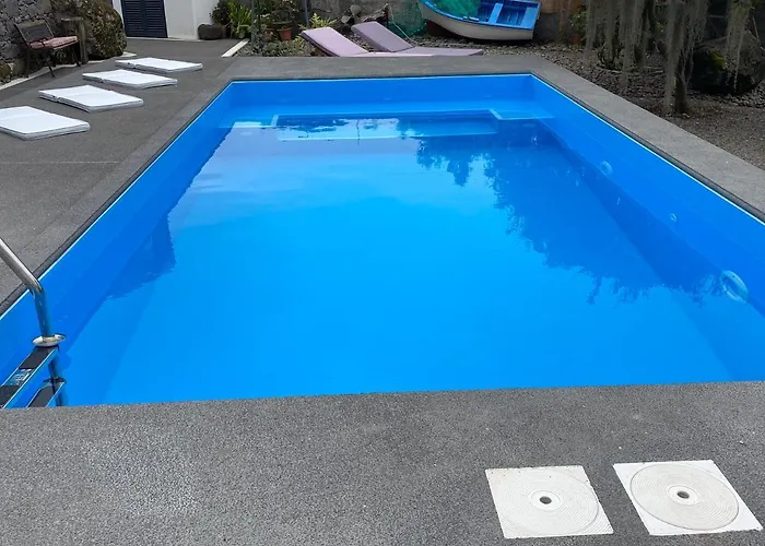 Chalet Quinze & With Swimming Pool