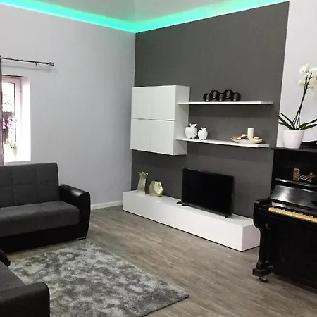 Quinze, Contemporary Designed With Swimming Pool *