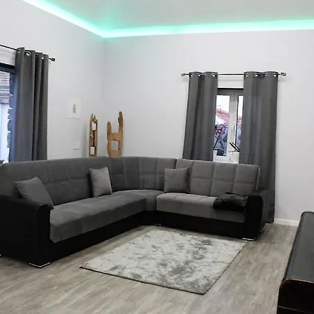 Quinze & With Swimming Pool Chalet