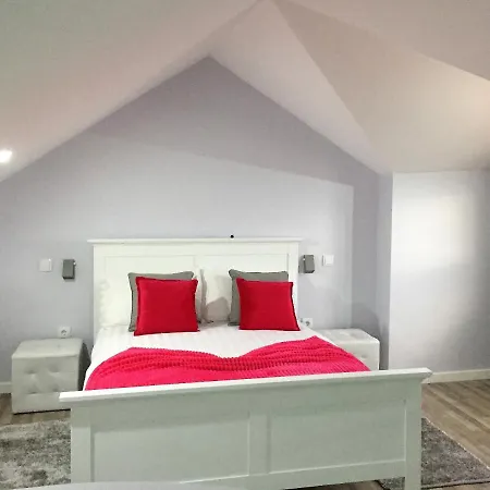 Quinze & With Swimming Pool Chalet