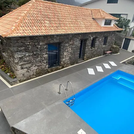 Quinze, Contemporary Designed With Swimming Pool *
