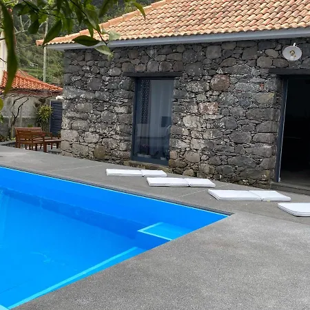 Quinze, Contemporary Designed With Swimming Pool Chalet