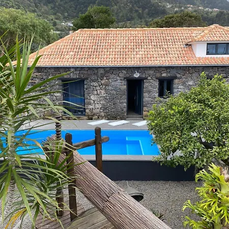Quinze, Contemporary Designed With Swimming Pool