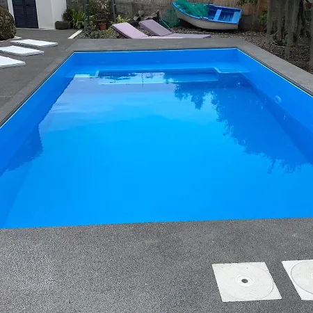 בקתה Quinze & With Swimming Pool