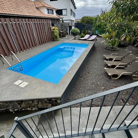 בקתה Quinze & With Swimming Pool