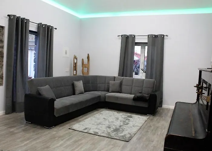 Quinze & With Swimming Pool Chalet