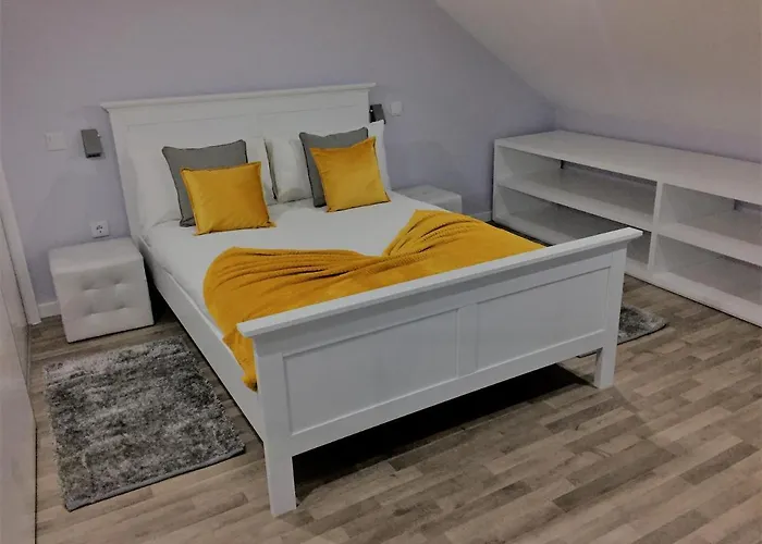 Quinze & With Swimming Pool * Ponta Delgada (Madeira)