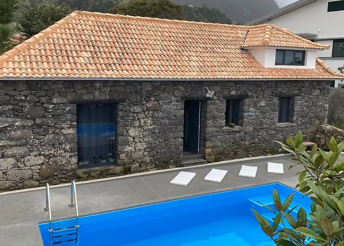 Quinze & With Swimming Pool * Ponta Delgada (Madeira)