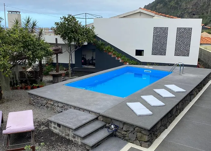 Quinze & With Swimming Pool * Ponta Delgada (Madeira)